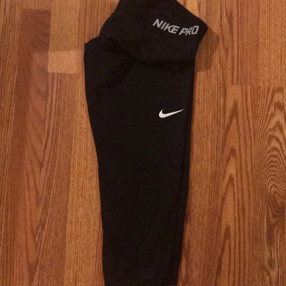 Nike Pants - 🍋Nike Pro Crop pant sz XL black
